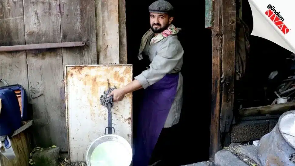 150 Yillik Dukkanda Dorduncu Kusak kalayci4 jpg | Gündem Sivas™ Haber