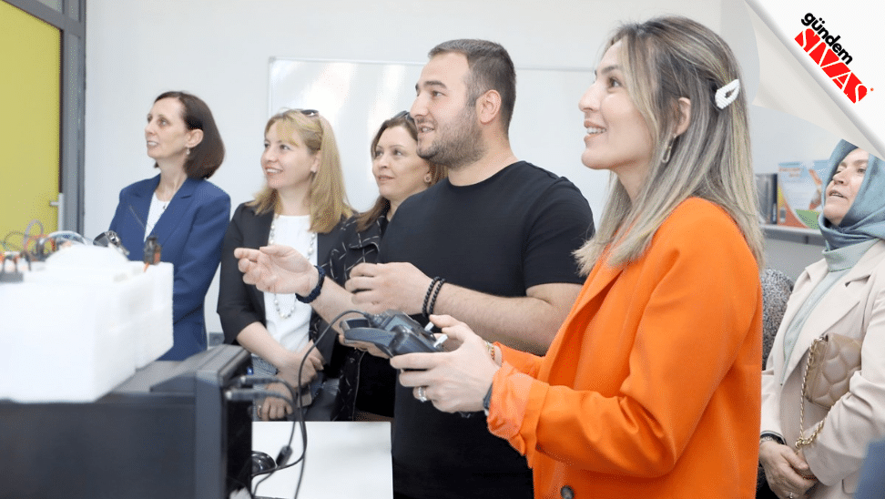 Protokol Eşlerinden SBTÜ’ye Ziyaret Protokol Eslerinden SBTUye Ziyaret1 | Gündem Sivas™ Haber