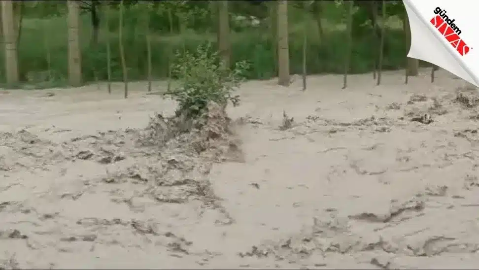 Saganak Yagisla Araziler Sular Altinda 2 jpg | Gündem Sivas™ Haber