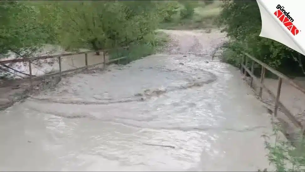 Saganak Yagisla Araziler Sular Altinda 3 jpg | Gündem Sivas™ Haber