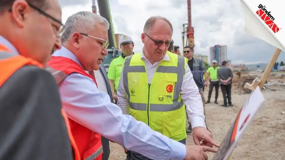 Vali Şimşek: “Güvenli Bir Trafik Akışı Sağlanacak” Vali Simsek Guvenli Bir Trafik Akisi Saglanacak2 jpg | Gündem Sivas™ Haber