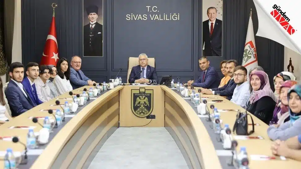 Derece Yapan Ogrenciler Odullendirildi2 jpg | Gündem Sivas™ | Sivas Haberleri
