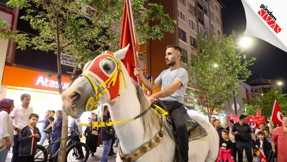 Milli Birlik ve Demokrasi Yuruyusu3 jpg | Gündem Sivas™ Haber