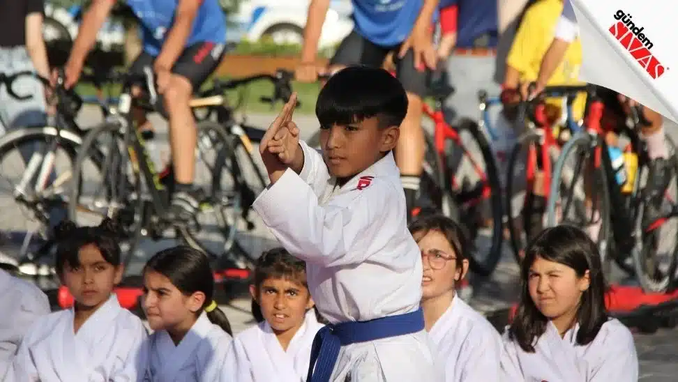 Sivas’ta GSB Spor Okullarında Coşkulu Açılış Sivas’ta GSB Spor Okullarında Coşkulu Açılış