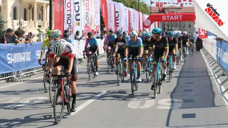 100. Yil Cumhuriyet Bisiklet Turu Basladi2 jpg | Gündem Sivas™ Haber