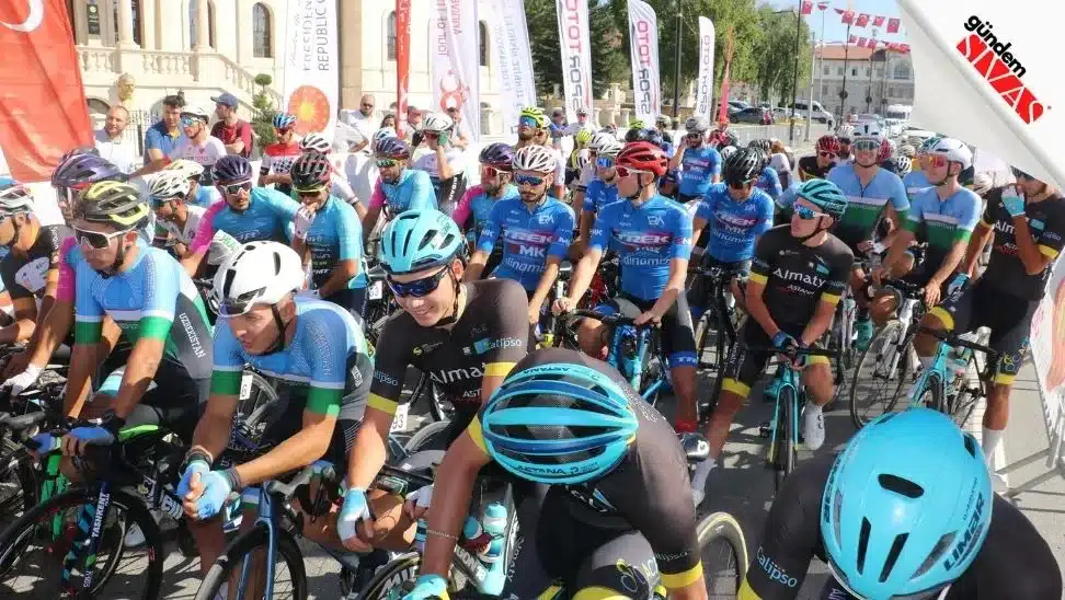 100. Yil Cumhuriyet Bisiklet Turu Basladi6 jpg | Gündem Sivas™ Haber