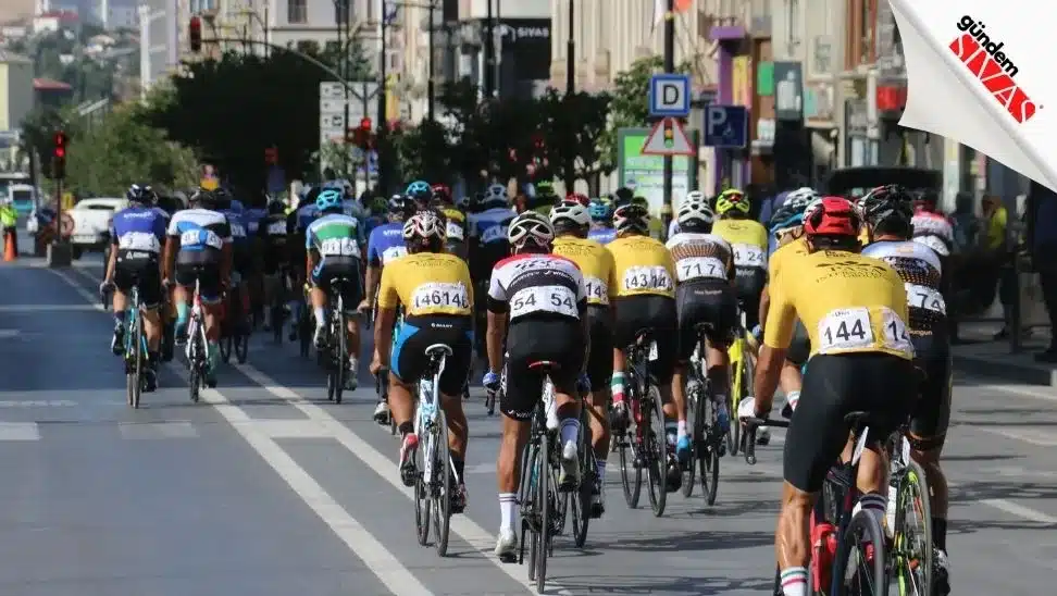 100. Yil Cumhuriyet Bisiklet Turu Basladi7 jpg | Gündem Sivas™ Haber