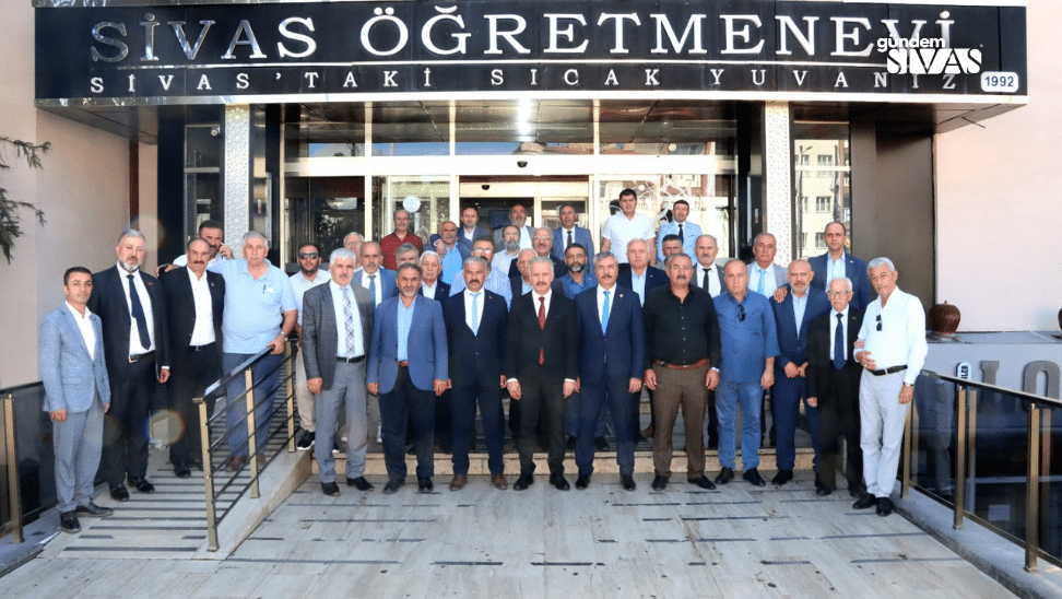 Milli Egitim Muduru Necati Yener mahalle muhtarlariyla bulustu | Gündem Sivas™ Haber