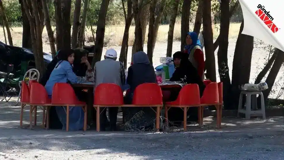 Muhtarın Doğa Sevgisi Bozkırı Vahaya Dönüştürdü Muhtarin Doga Sevgisi Bozkiri Vahaya Donusturdu2 jpg | Gündem Sivas™ Haber