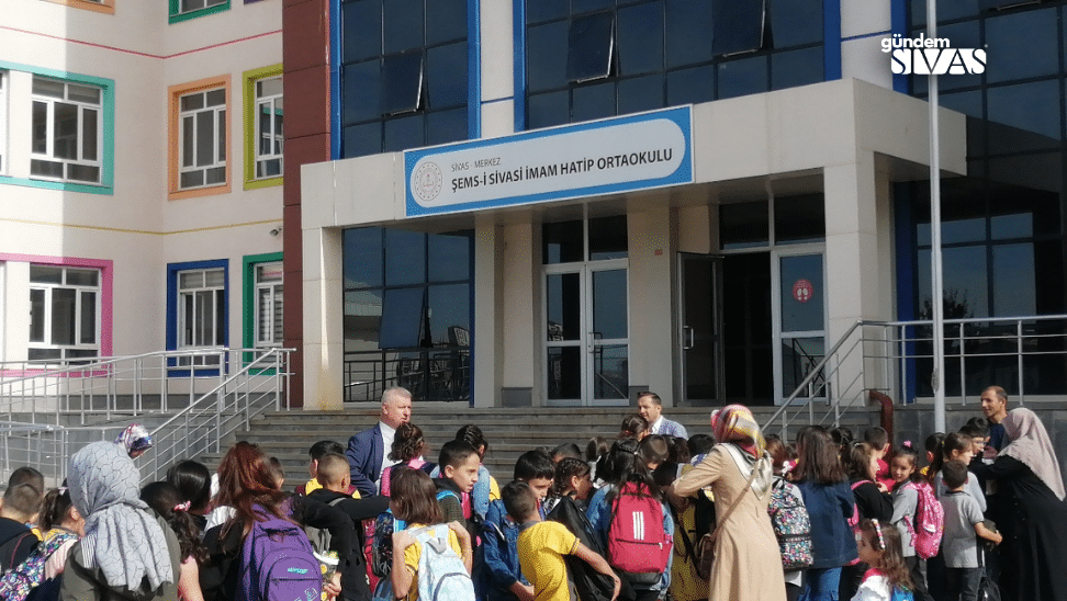 Sivas'ta Öğrenci de Veli de Mağdur Ogrenci de Veli de Magdur 1 | Gündem Sivas™ Haber