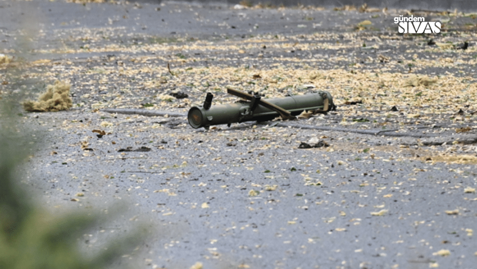İçişleri Bakanlığı'na Yönelik Bombalı Saldırı Girişimi! Icisleri Bakanligina Yonelik Bombali Saldiri Girisimi 4 | Gündem Sivas™ Haber