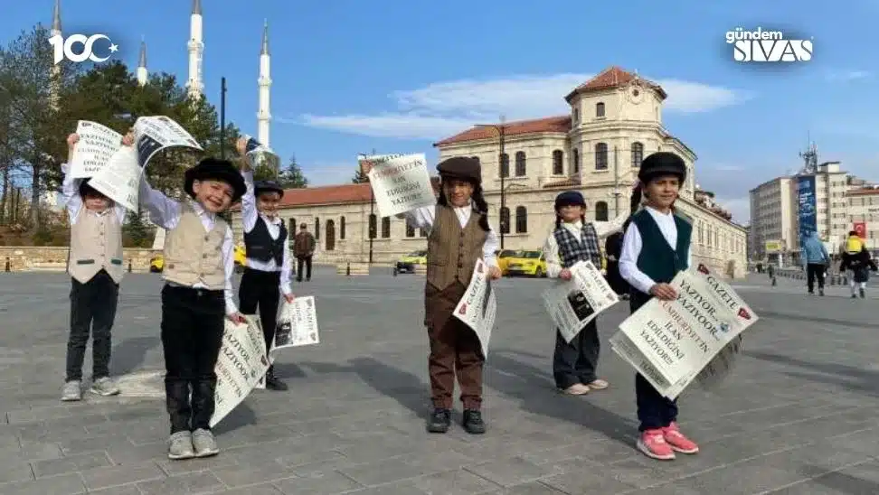 Öğrenciler Cumhuriyet'in 100. Yılını Böyle Karşıladı