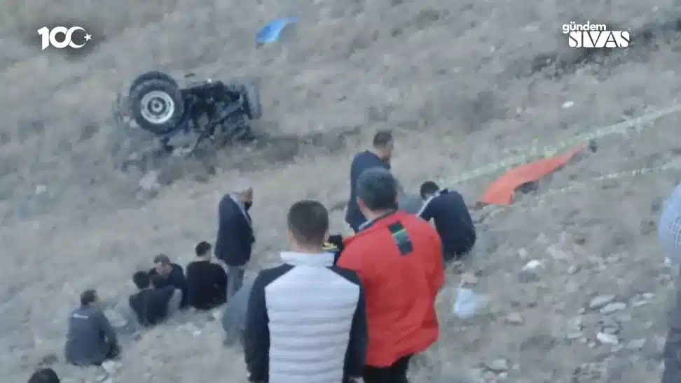 Sivasta Traktor 400 Metre Ucurumdan Dustu 2 jpg | Gündem Sivas™ Haber