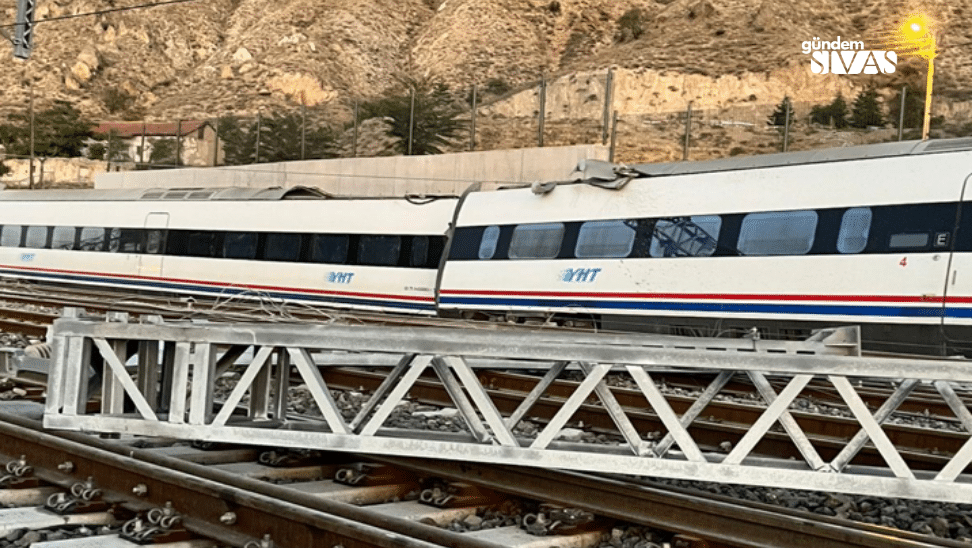 YHT Hattinda Tren Yine Raydan Cikti 2 | Gündem Sivas™ | Sivas Haberleri