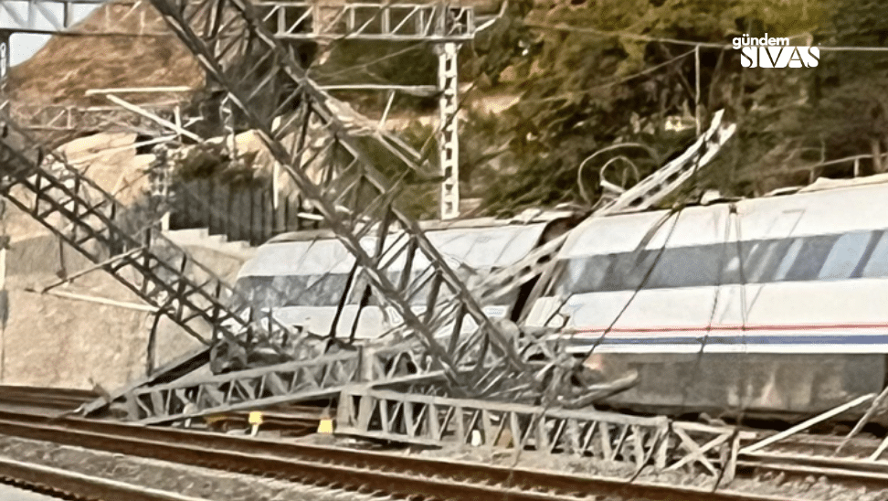 YHT Hattinda Tren Yine Raydan Cikti 3 | Gündem Sivas™ | Sivas Haberleri