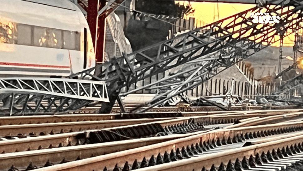 YHT Hattinda Tren Yine Raydan Cikti 4 | Gündem Sivas™ | Sivas Haberleri