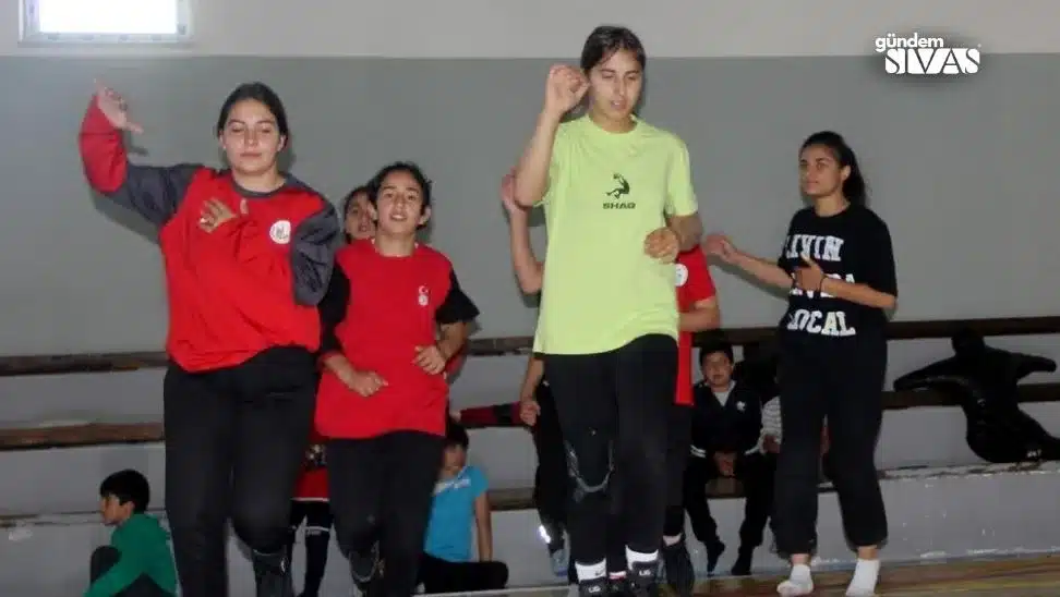 Yaşları genç, başarıları dev: Kızların etkileyici başarıları dikkat çekiyor