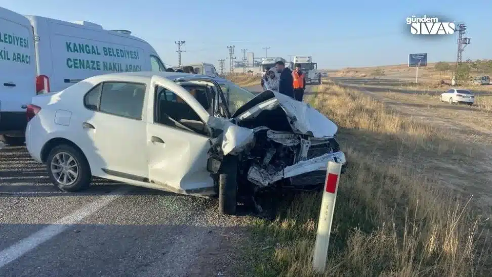 Sivas'ta Trafik Kazası Ölümle Sonuçlandı Sivas'ta trafik kazası ölümle sonuçlandı, 1 ölü 4 yaralı