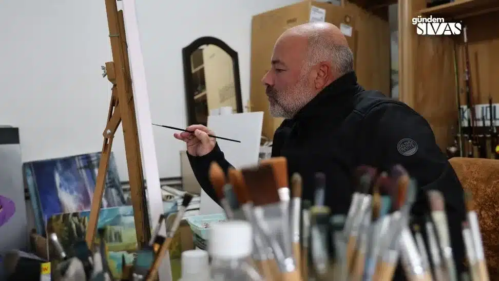 Emekliliğini Resim Yeteneği ile Taçlandırdı Emekliligini Resim Yetenegi ile Taclandirdi 2 jpg | Gündem Sivas™ Haber