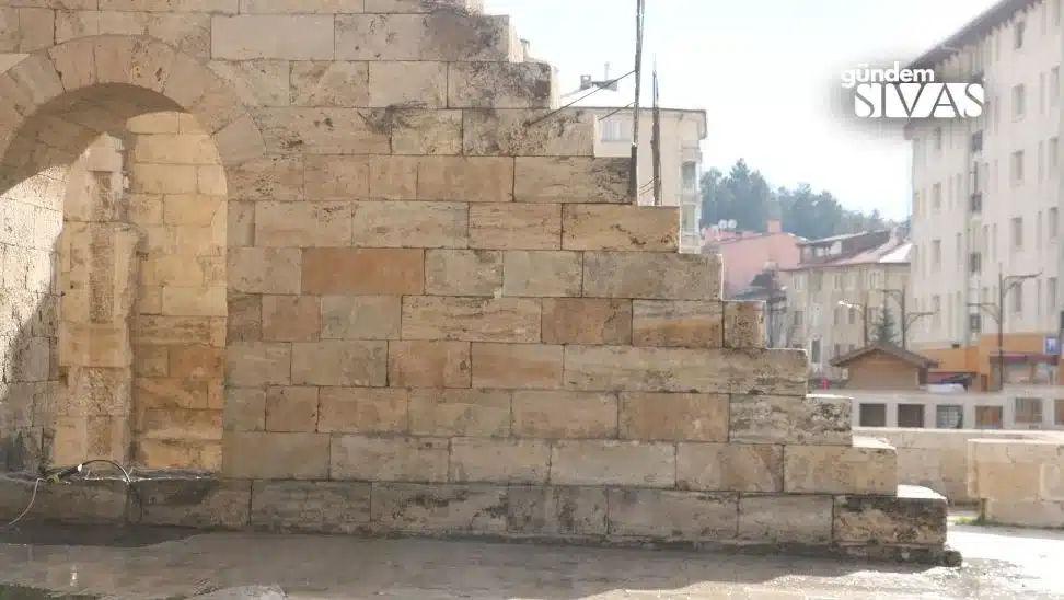 Tarihi Medreseye Yapılan Saygısızlık Temizlendi Tarihi Medreseye Yapilan Saygisizlik Temizlendi2 jpg | Gündem Sivas™ Haber