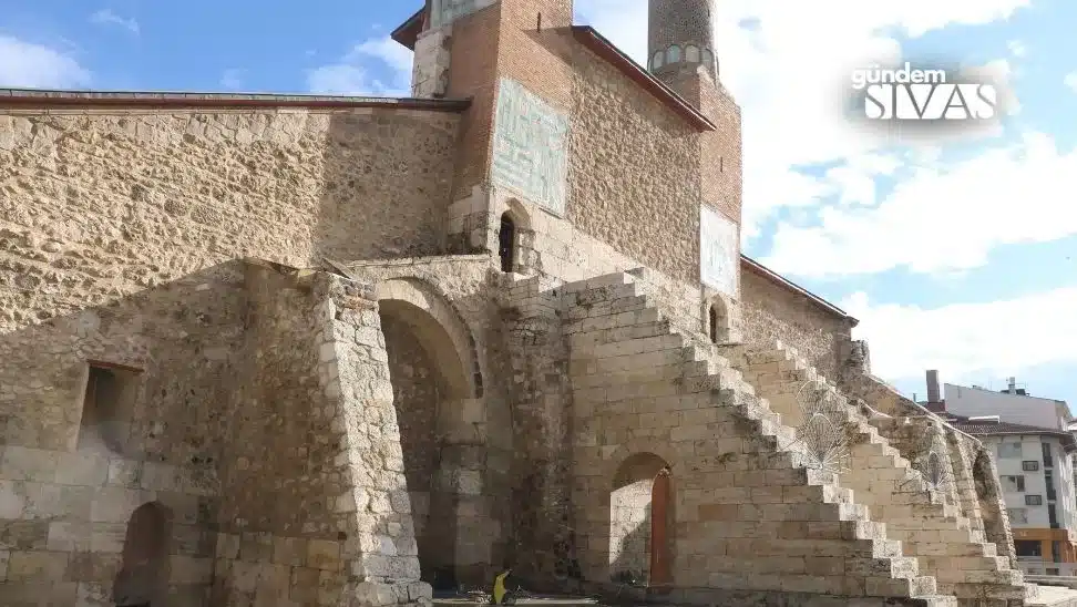 Tarihi Medreseye Yapılan Saygısızlık Temizlendi Tarihi Medreseye Yapilan Saygisizlik Temizlendi3 jpg | Gündem Sivas™ Haber