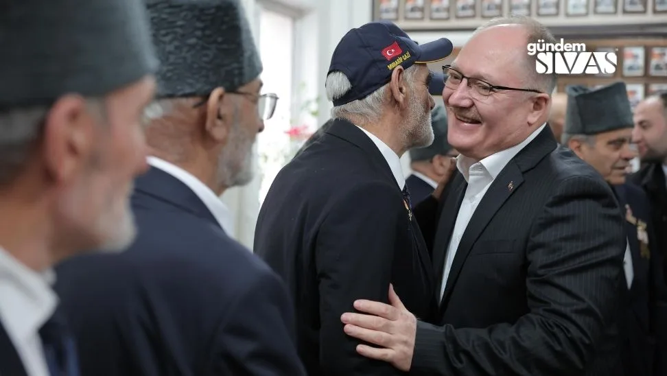 Bilgin Ilk Ziyaretini Sehit Ailelerine Yapti 2 jpg | Gündem Sivas™ Haber