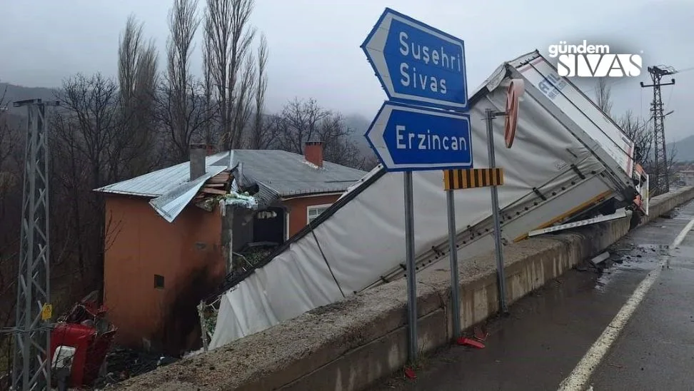 Sivasta O Eve Kamyon Ucuyor jpg | Gündem Sivas™ | Sivas Haberleri