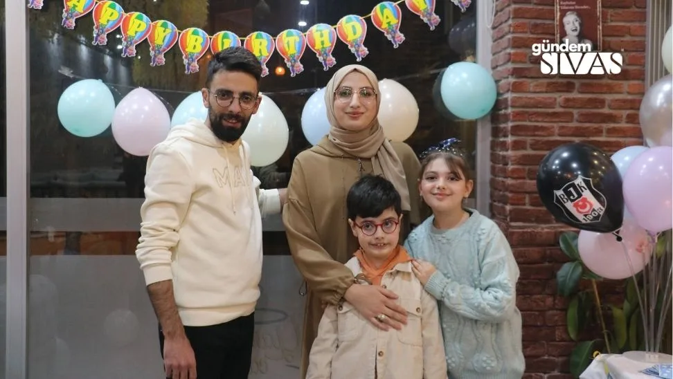 8 Yasinda 2. Dogum Gununu Kutladi 2 jpg | Gündem Sivas™ | Sivas Haberleri