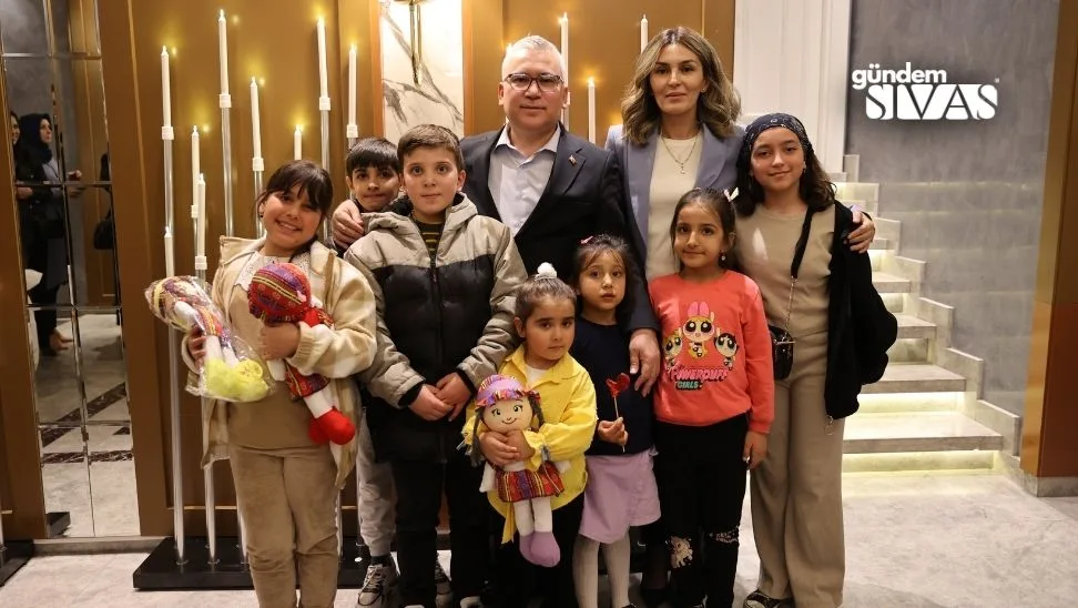 Bir Elde Sen Uzat Gonullu Yardim Ekibinden Iftar Yemegi 3 jpg | Gündem Sivas™ Haber