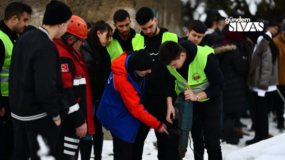 Sivasta Deprem Tatbikati Nefes Kesti 2 jpg | Gündem Sivas™ Haber