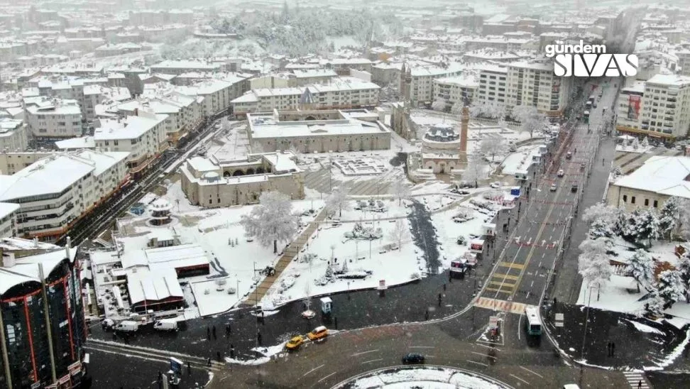 Sivas'ta Mart Ayının Sonunda Sürpriz Kar
