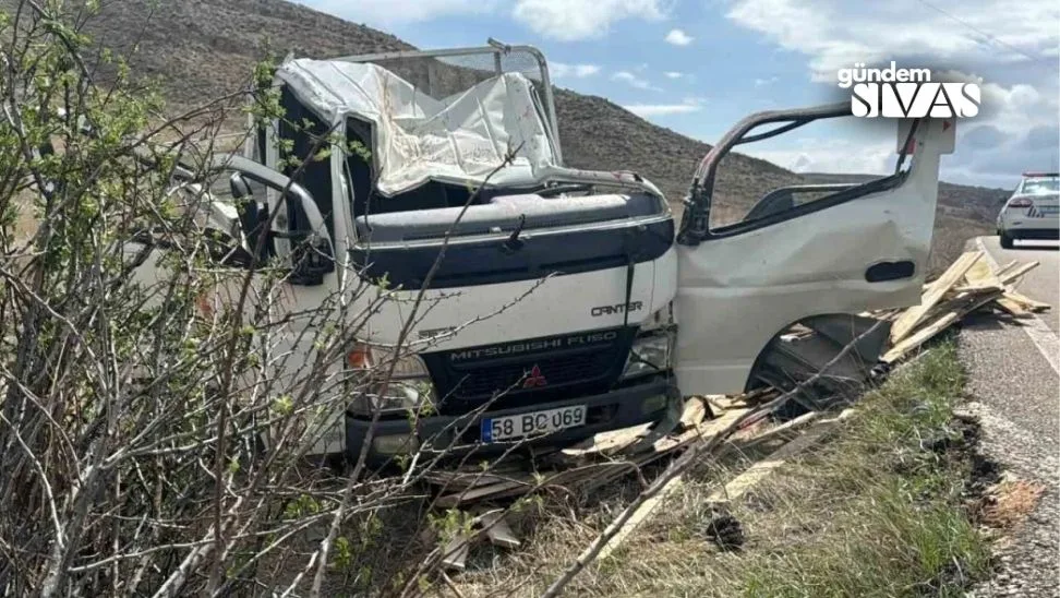 Kamyonet Takla Attı 1 Ölü, 2 Yaralı