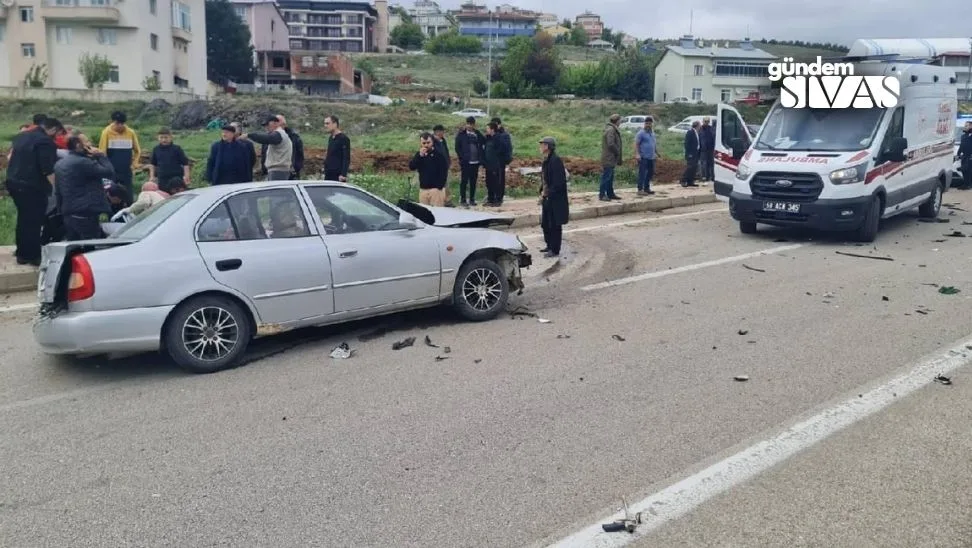 Golovada Trafik Kazasi 4 Kisi Yaralandi 2 jpg | Gündem Sivas™ Haber