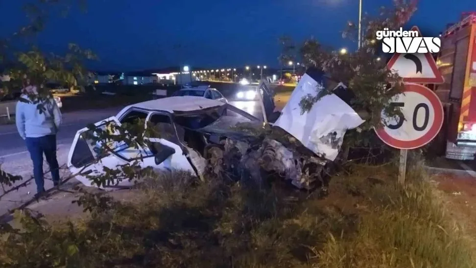 Sivas Gemerek’te Korkunç Kaza: 4 Yaralı! Sivas Gemerekte Korkunc Kaza 4 Yarali 2 jpg | Gündem Sivas™ Haber