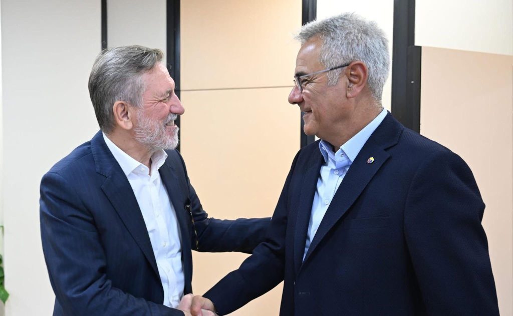 Sivas TSO Başkanı Zeki Özdemir, Bursa’da BTSO ve BASDEC ile buluştu. Otomotiv, havacılık ve sanayi sektörlerinde iş birliği fırsatları değerlendirildi.